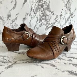 Born Nova Booties Shooties Brown Burnished Leather 10 Bkuck Heel Everyday Shoe